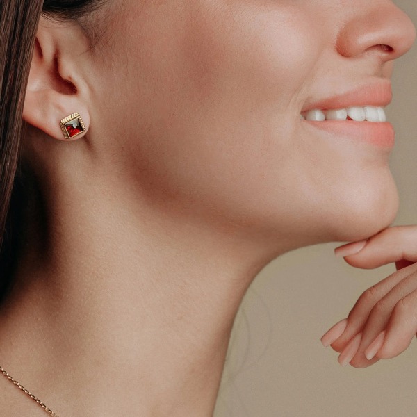 Boucles d'oreilles Grenat Carré