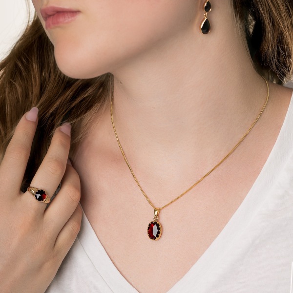 Pendentif Grenat Ovale